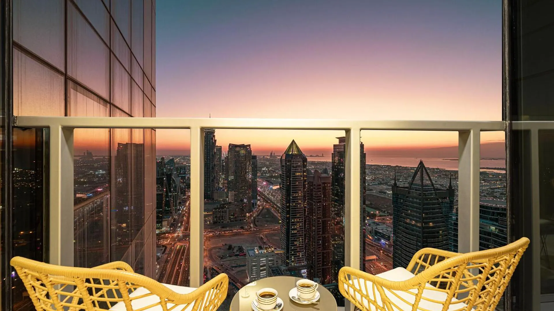 Famous Infinity Pool 64Th Floor Near Burj Khalifa Apartment Dubai